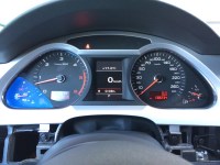 Неисправный щиток от автомобиля Audi A6 Сломалась приборная панель Ауди А6